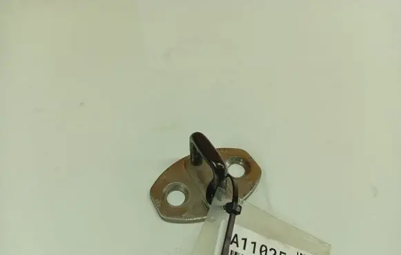 Audi A3 S3 8P Front door lock loop/hook striker 8P0837033