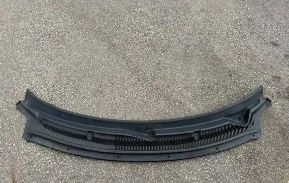 Ford Explorer Wiper trim BB537802222AD