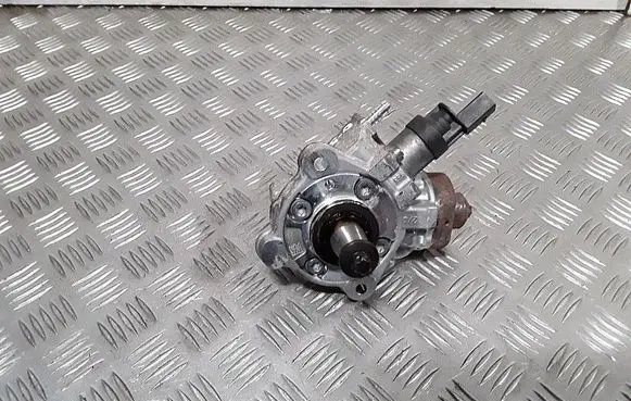 BMW 1 E81 E87 Fuel injection high pressure pump 0445010506 7797874