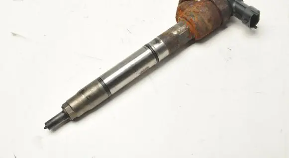 KIA Carens III Fuel injector 338002A610
