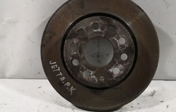 Volkswagen Jetta VI Front brake disc