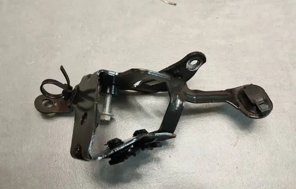 Renault Kadjar Other engine bay part 223671227R