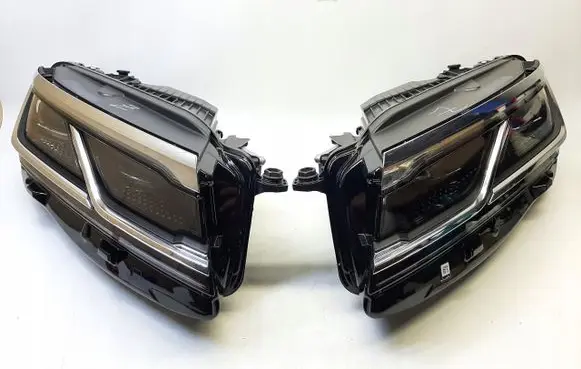 Volkswagen Touareg III Headlights/headlamps set 761941081