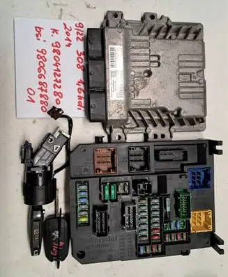 Peugeot 308 Engine control unit/module 9804127280 9806687880