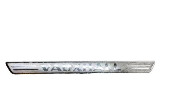 Opel Astra J Rear sill trim cover 498166255