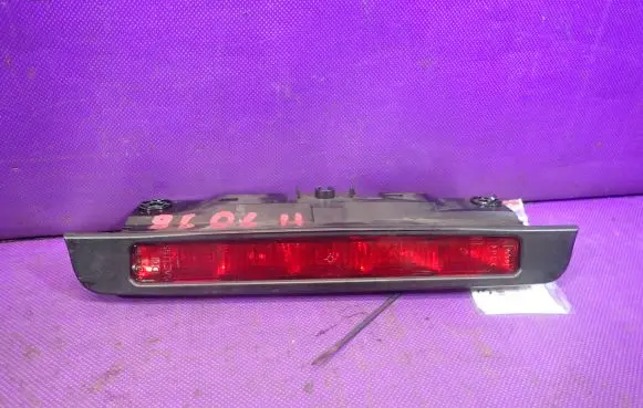 Honda Civic Third/center stoplight 89022730