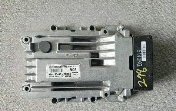 Hyundai i40 Gearbox control unit/module 954403BAK0 TVFLV17YA2 9002050143K