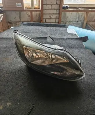 Ford Focus Headlight/headlamp