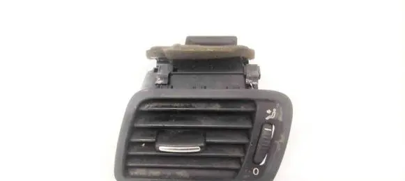 Volkswagen PASSAT B6 Dash center air vent grill 3C1819701E T002435911