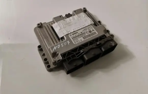 Citroen C4 II Engine control unit/module 9677031180