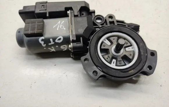 KIA Optima Rear door window regulator motor 402416A