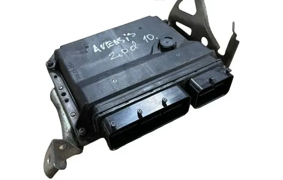Toyota Avensis T270 Engine control unit/module 8966105D21 MB2759001441