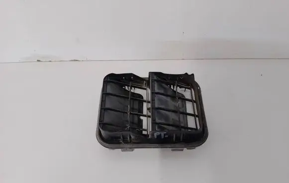 Renault Megane IV Quarter panel pressure vent 93862182