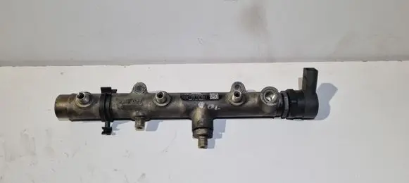 Audi A6 S6 C6 4F Fuel distributor 059130090J 057130764B