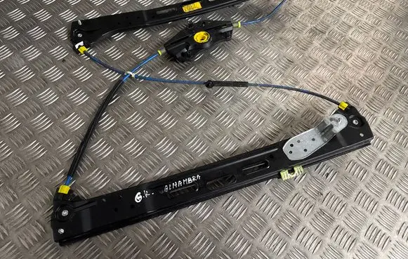 Seat Alhambra (Mk2) Front door window regulator with motor 7n0837461j 10042015