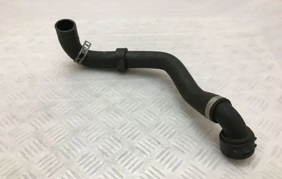 Volvo XC90 Engine coolant pipe/hose 31474845