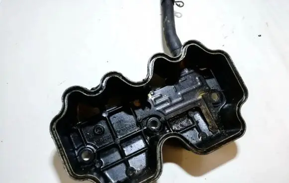 Subaru Legacy Rocker cam cover 