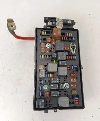 Opel Insignia A Fuse module 13485544