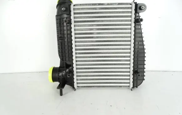 Maserati GranTurismo Intercooler radiator 06701765410