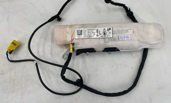 Audi Q7 4M Seat airbag 4M0880241D