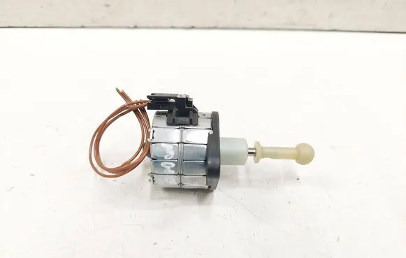BMW X3 F25 Headlight level adjustment motor AL1307220074 ELD465