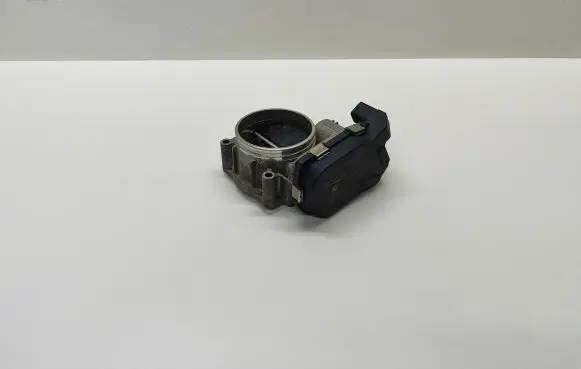 BMW 5 E60 E61 Throttle valve 7556118 1354755611803 A2C53112155