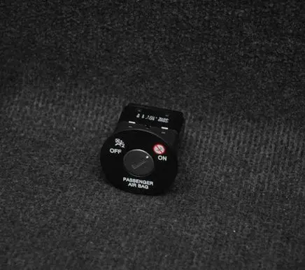 Hyundai Santa Fe Passenger airbag on/off switch 