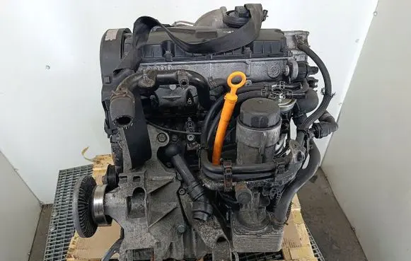 Volkswagen PASSAT B5.5 Engine AVF