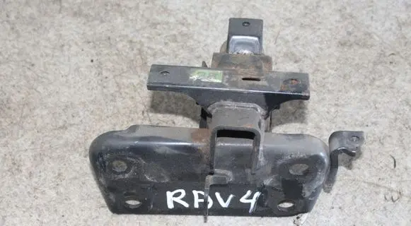 Toyota RAV 4 (XA30) Engine mount bracket