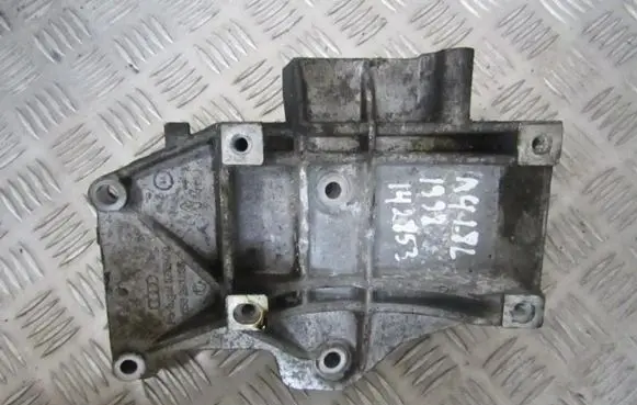 Audi A4 S4 B5 8D Engine mounting bracket 058260885