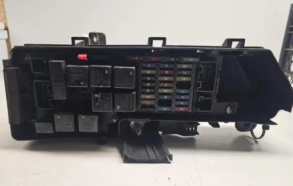 Volvo V70 Fuse module 9494207