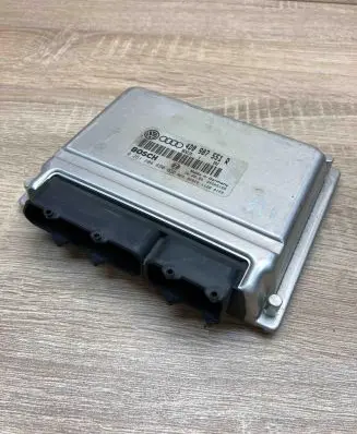 Audi A6 S6 C5 4B Engine control unit/module ECU 4D0907551R 0261204690