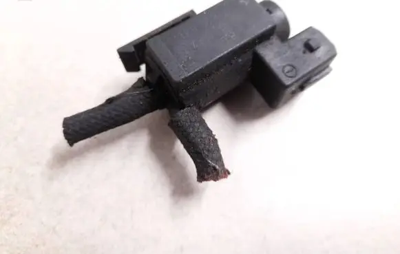 BMW 5 GT F07 Turbo solenoid valve 70231800 7810831