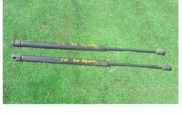 Seat Toledo I (1L) Tailgate strut 