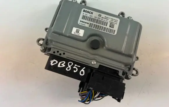 Volvo V70 Engine control unit/module ECU 31286086 0261209108