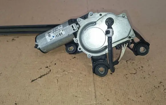 Volkswagen Transporter - Caravelle T5 Rear window wiper motor 404808B 7H0955711 241974906