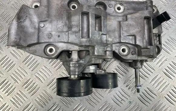 BMW 3 F30 F35 F31 Generator/alternator bracket 8506863