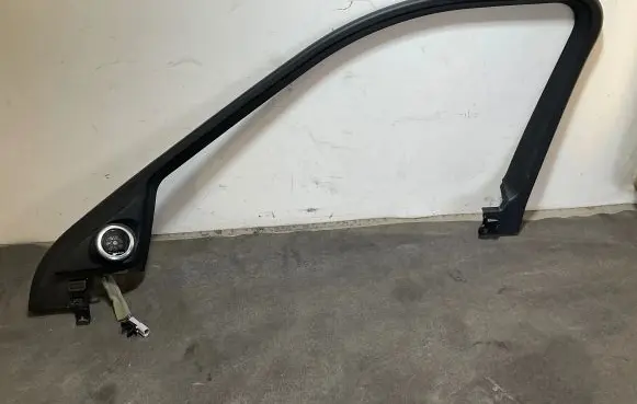 Land Rover Evoque II Other front door trim element K8D220904AA K60220901
