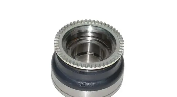 Iveco Daily 6th gen Front wheel hub 504207325