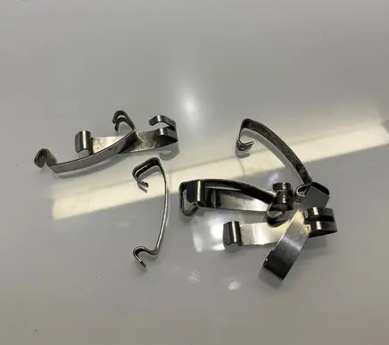 Mercedes-Benz E W211 Air filter cleaner box bracket assembly 