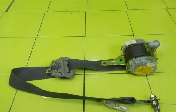 Subaru Forester SF Front seatbelt 467053 BEZPIECZENSTWA