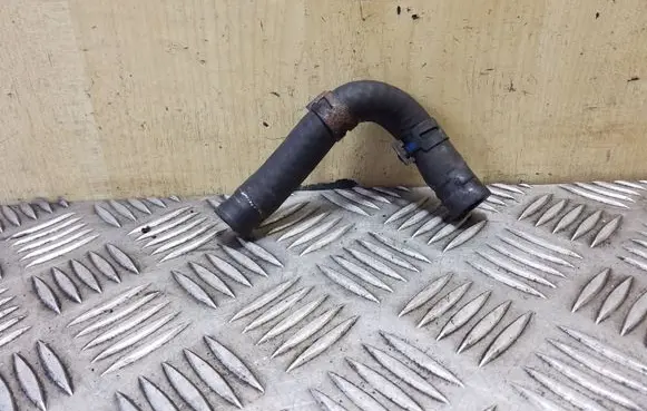 Toyota Avensis T270 Engine coolant pipe/hose