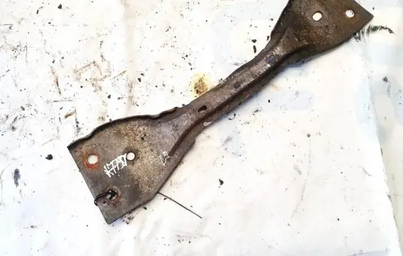 Volkswagen PASSAT B6 Engine mounting bracket