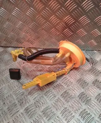 BMW 3 E90 E91 Fuel level sensor 6763888