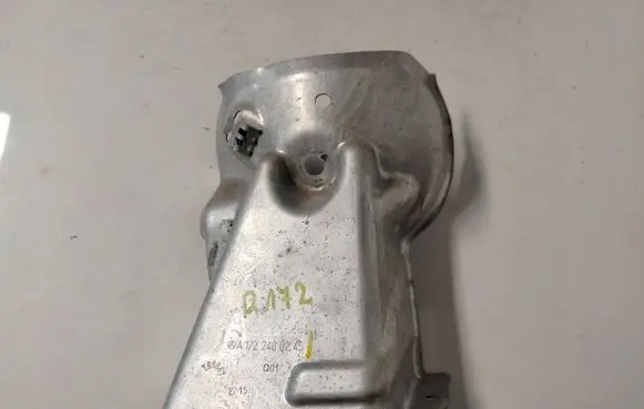 Mercedes-Benz SLK R172 Engine mount vacuum valve A1722400245
