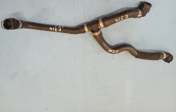 BMW 1 F20 F21 Engine coolant pipe/hose 8616558