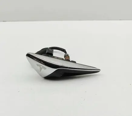 Tesla Model X Side fender camera 103434499A