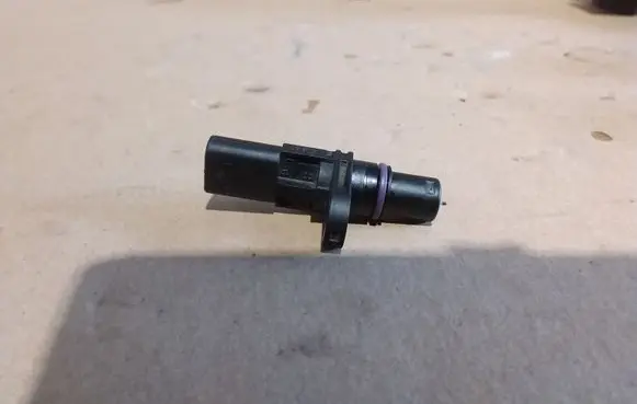 Audi A3 S3 8V Camshaft position sensor 04L907601