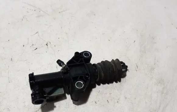Renault Trafic III (X82) Clutch master cylinder 306102004R