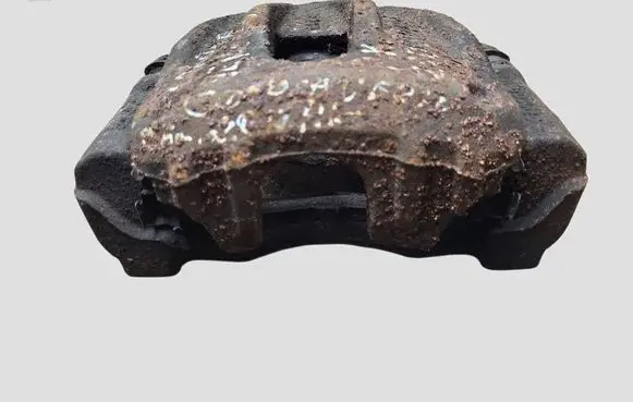 Toyota Avensis T250 Front brake caliper